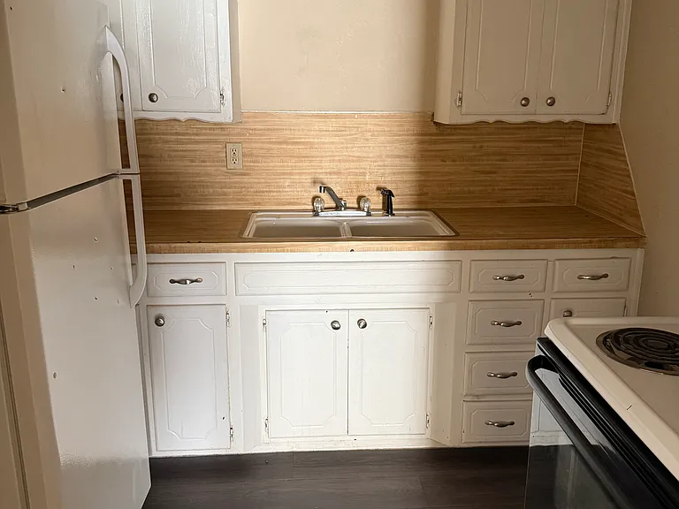 827 W Chickasha Ave #8 — Photo 5