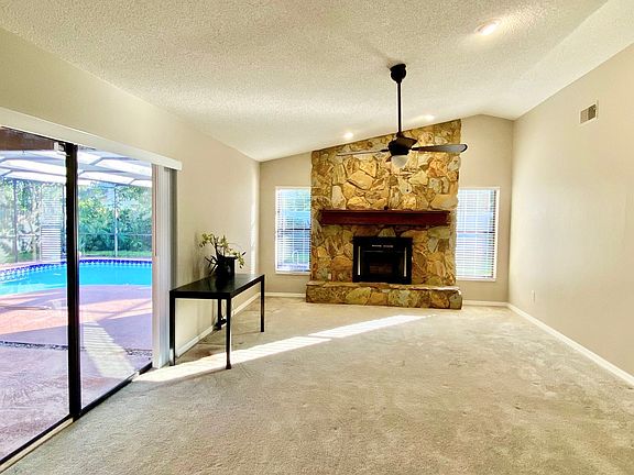 3rd image of 14019 Ellesmere Dr