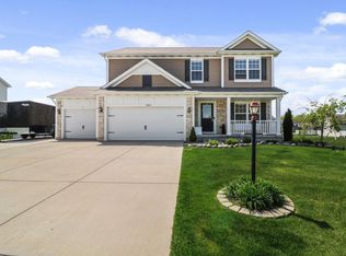 8812 Mallard Ln, Saint John, IN 46373
