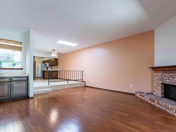 4th image of 5109 La Fiesta Dr NE