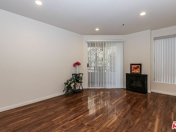 3rd image of 500 S Berendo St APT 105