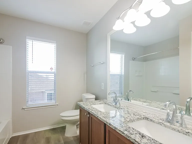 1006 Zachary Dr — Photo 17