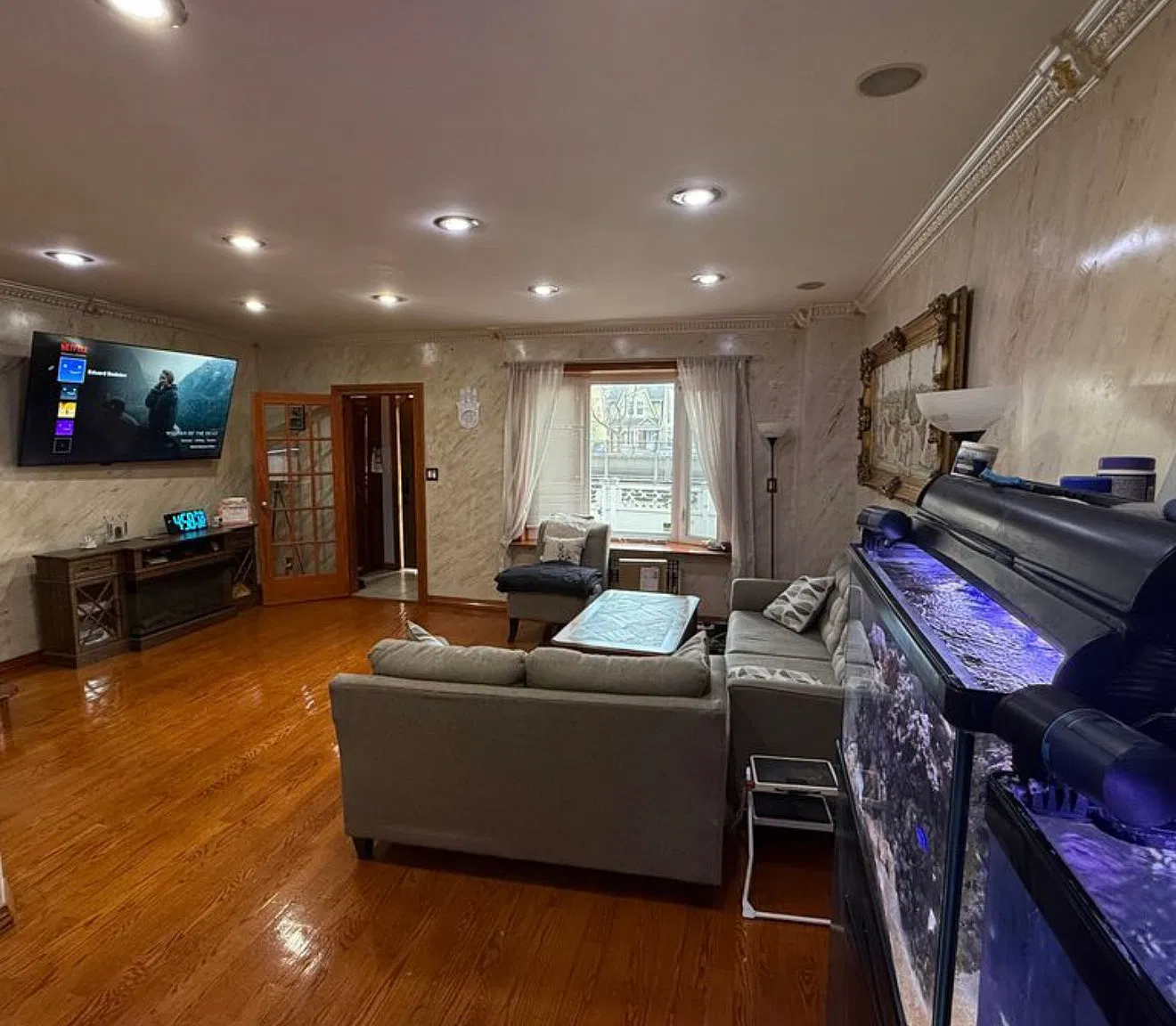 3 bed, 1.5 bath, 1760 sqft, $4,299 — Photo 3