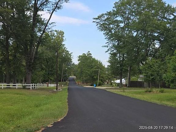Exterior Neighborhood (street photo)
