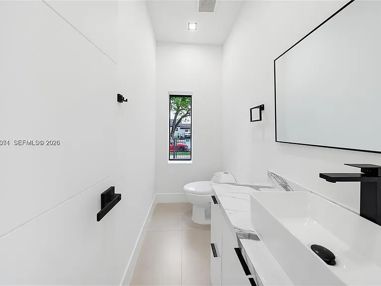 1021 NW 48th St — Photo 12