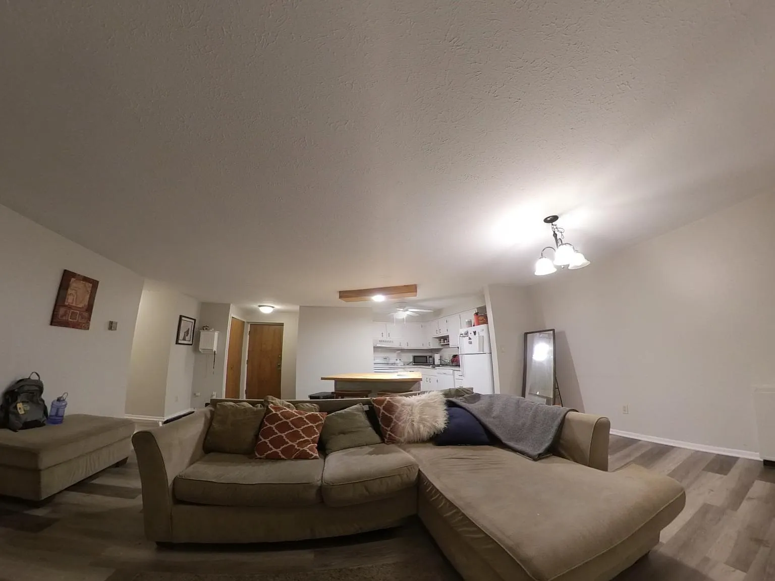 2 bed, 1056 sqft, $1,700 — Photo 1