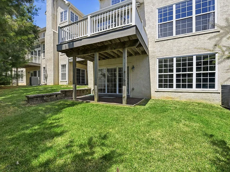 65 Old Barn Dr — Photo 22