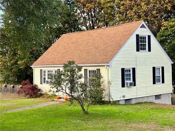 451 River Rd, Lincoln, RI 02865