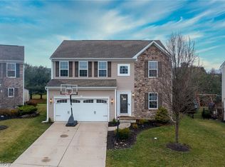 9138 Stonegate Cir, North Ridgeville, OH 44039