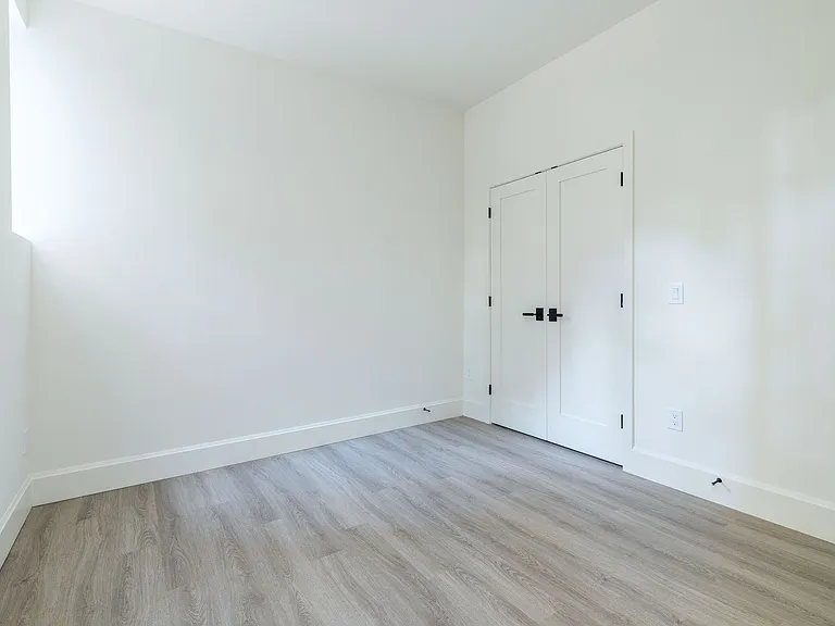 3003 Glenwood — Photo 122