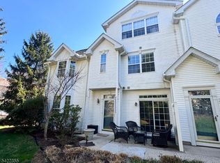 8 Timothy Ct, Morristown, NJ