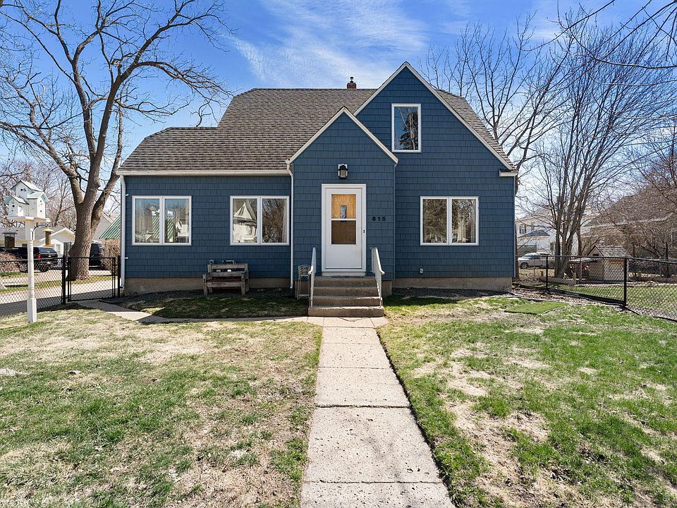 1st image of 815 S Elm Ave