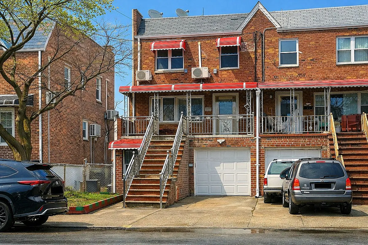 3133 Nostrand Ave photo 1