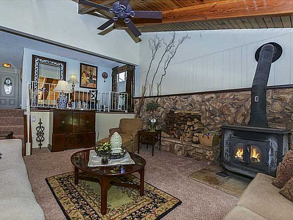 3rd image of 1795 Nob Hill Dr