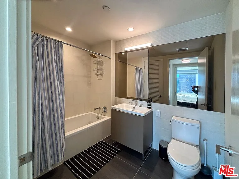 889 Francisco St #2305 — Photo 8