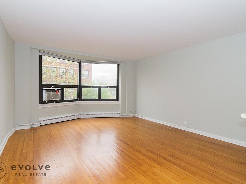 1st image of 445 W Wellington Ave #3GMG