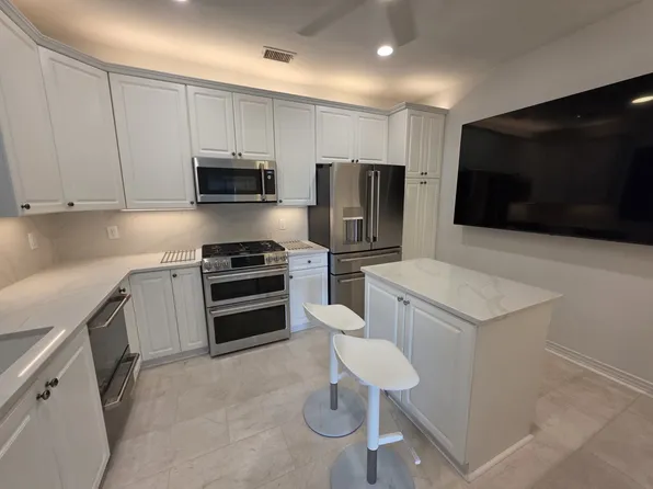 1292 Laskin Rd APT 402, Virginia Beach, VA 23451