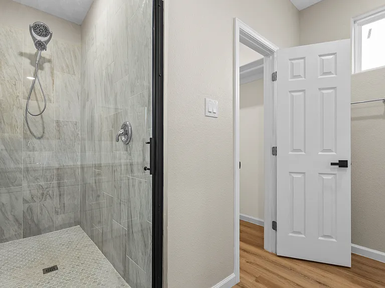 913 W Sherman St — Photo 9