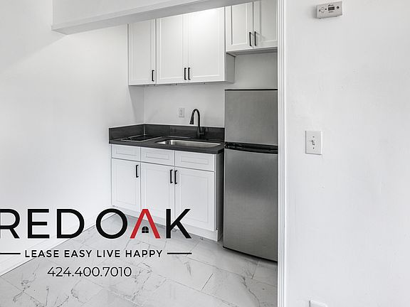 3rd image of 853 S Kenmore Ave #2