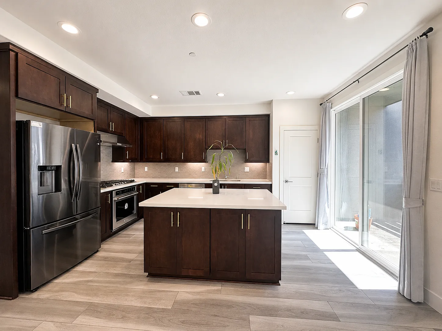 3 bed, 1717 sqft, $5,000 — Photo 2