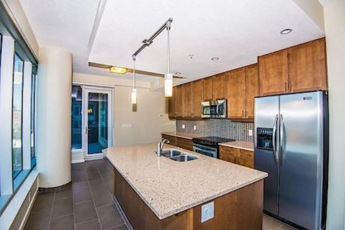 Beautiful 2 bedroom/2 Bathroom Nuera Condo — Photo 2