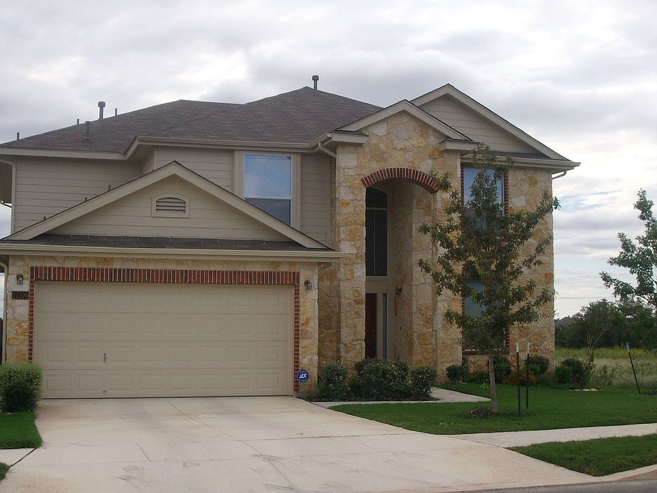 5 BR 3.5 Bth in Alamo Ranch!