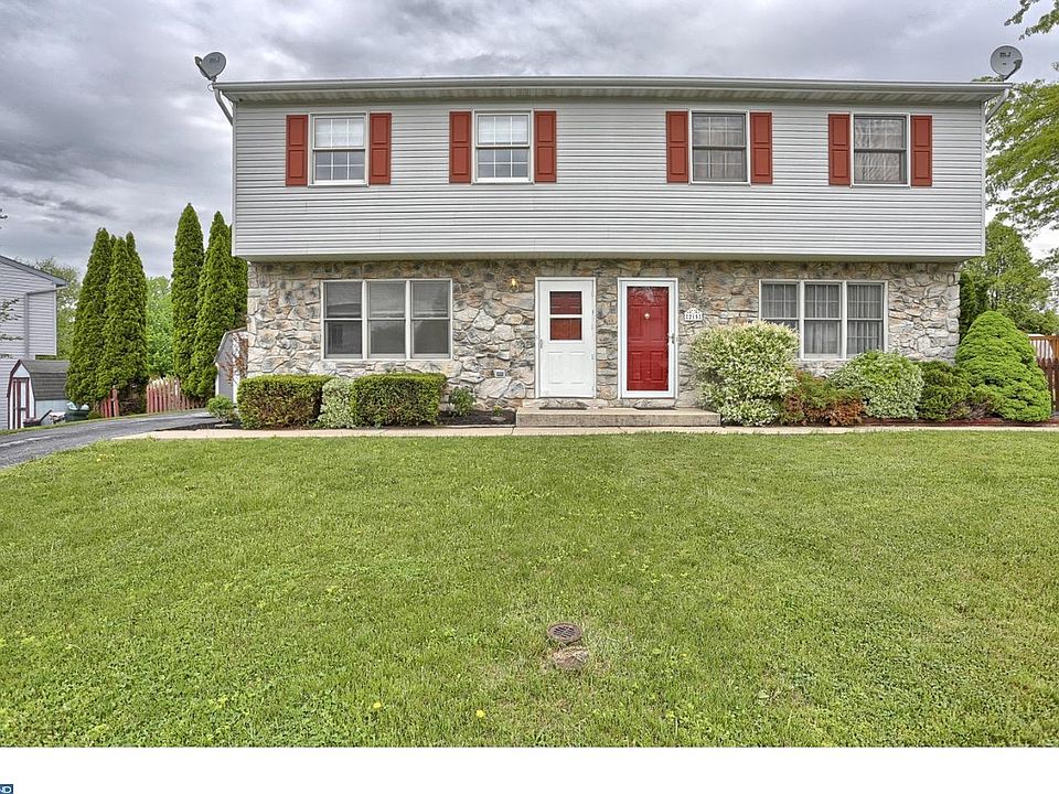1st image of 213 Hickory Dr