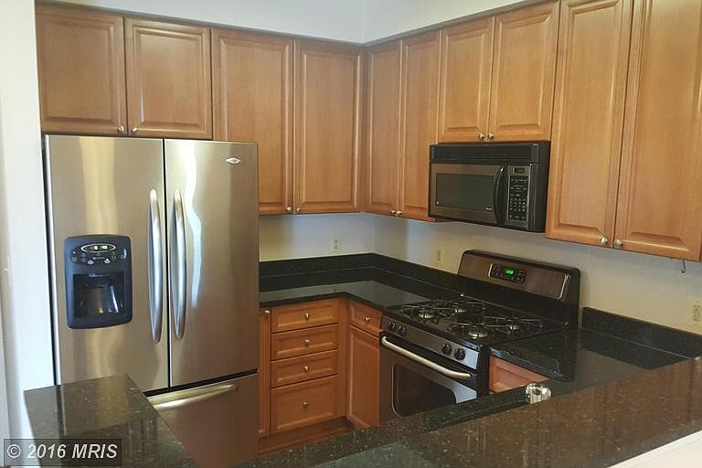 1st image of 801 S Greenbrier St APT 409