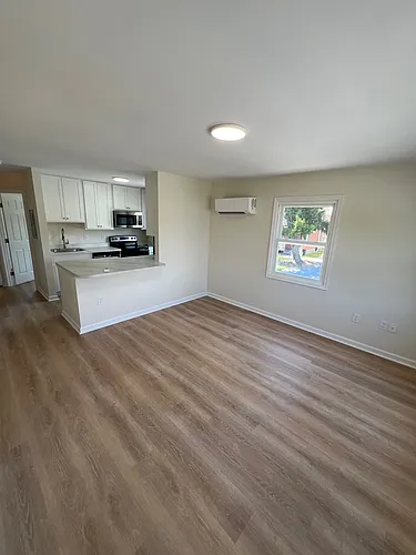 12 N Main St #4 Photo 1