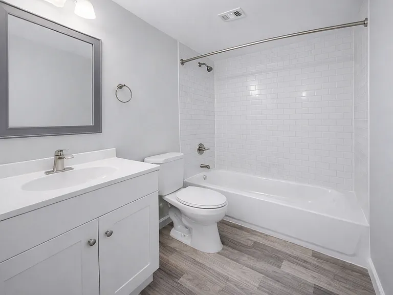 Renaissance at Strawberry Creek Apartments — Photo 58