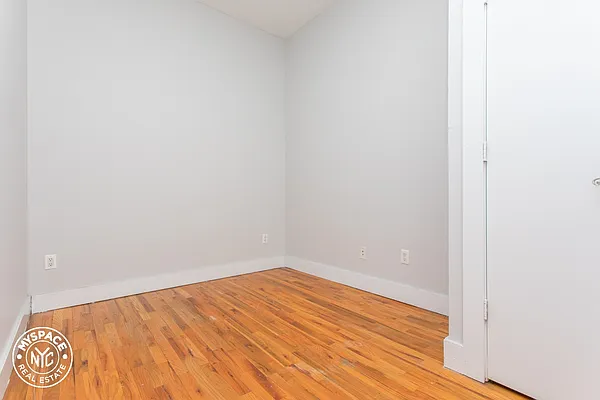 Rented by MySpaceNYC | media 7