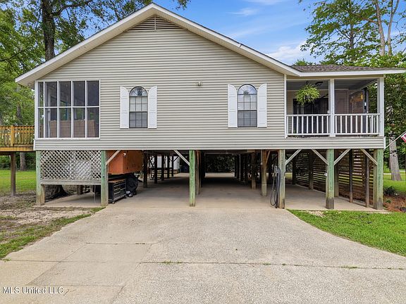 2nd image of 2033 Pascagoula River Rd