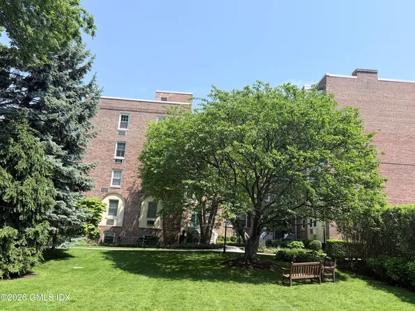 169 Mason St APT 2H, Greenwich, CT 06830