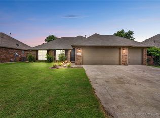 19714 E 44th Pl S, Broken Arrow, OK 74014