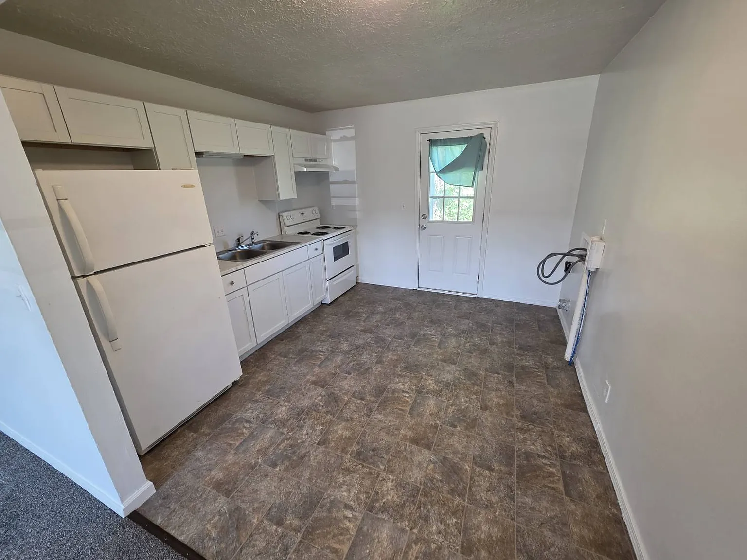 2 bed, $950 — Photo 3