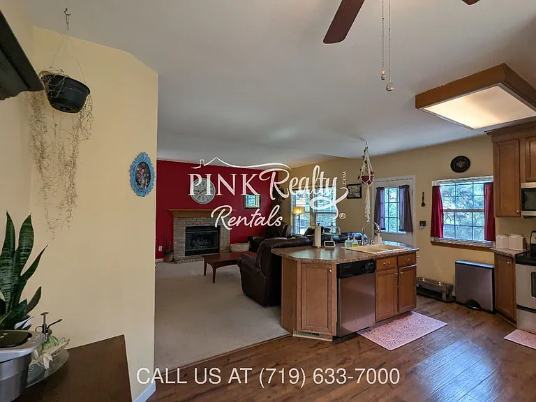 8560 Avens Cir — Photo 38