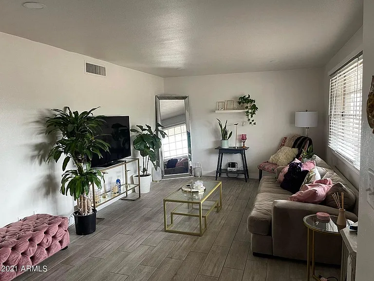 1131 E Marigold Ln — Photo 19