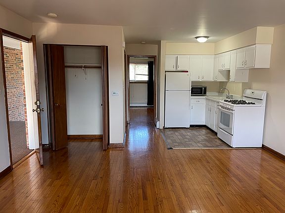 5th image of 840 N Milwaukee Ave APT C2