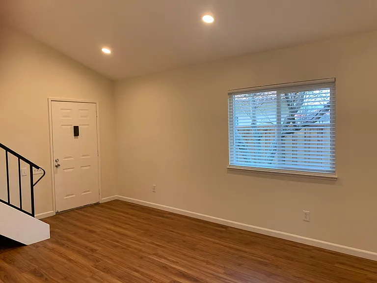 2786 White Acres Dr — Photo 4