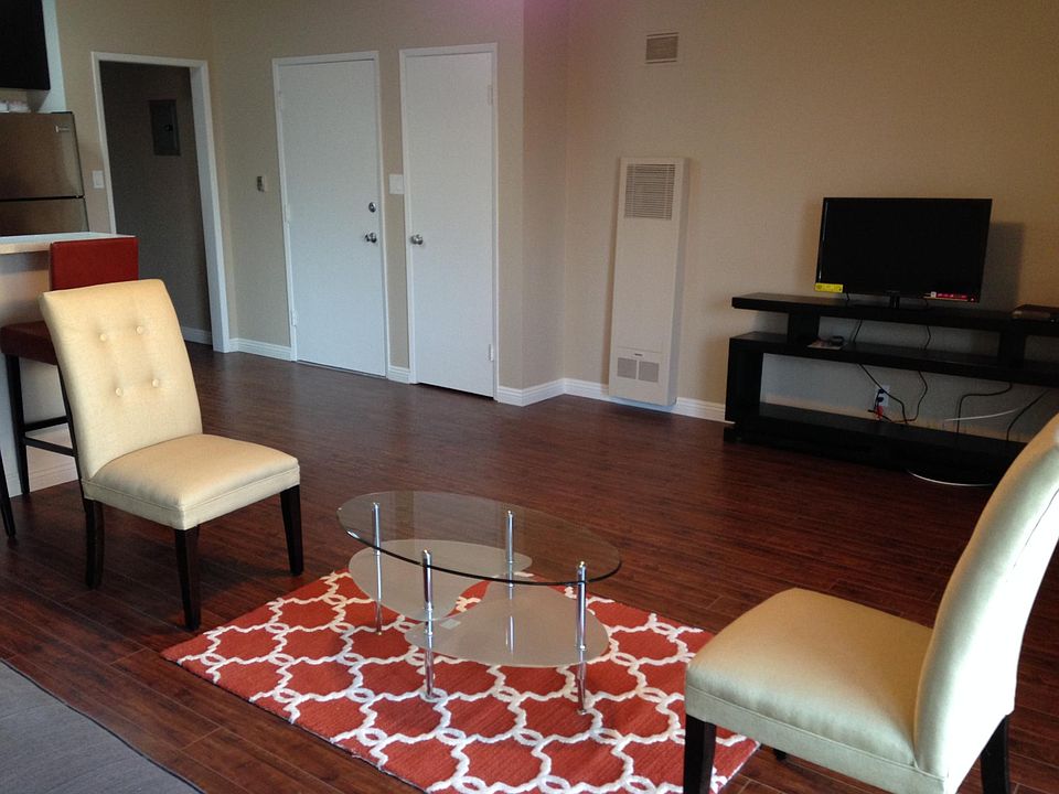 1st image of 1219 Larrabee St