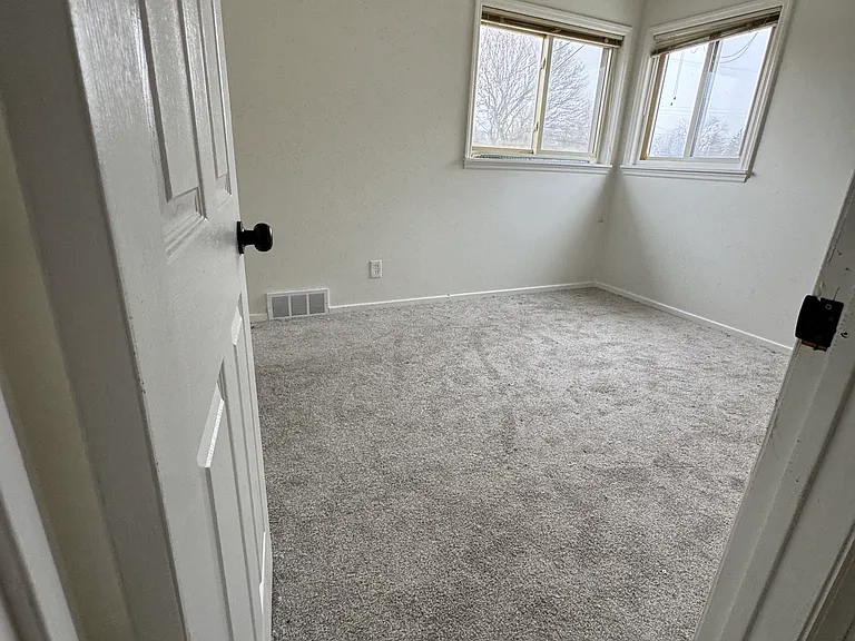 1700 Marilyn Ave — Photo 8