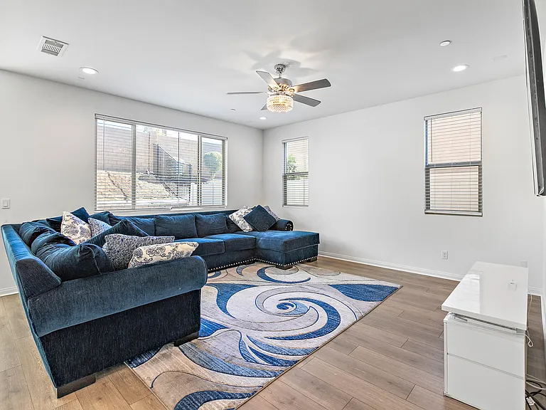 4551 Highland Ave — Photo 15