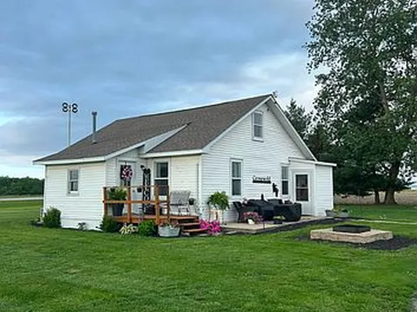 1010 N County Road 2500 E, Carthage, IL 62321