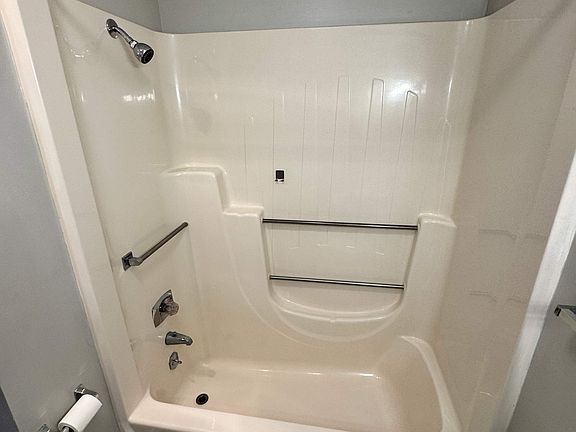3rd image of 610 Greene St #1