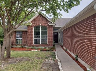 719 Honeysuckle Dr, Leander, TX 78641