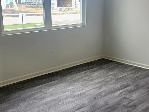 5th image of 7695 W 105th Pl