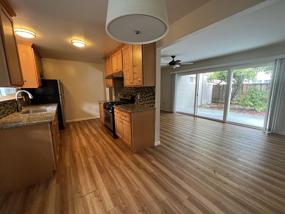 1st image of 140 Carlton Ave