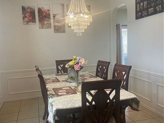 3rd image of 2214 Chippewa Dr