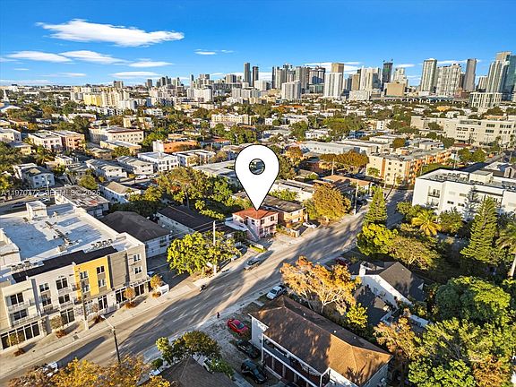 4th image of 937 SW 7th St