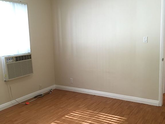 4th image of 11617 Gorham Ave APT 9
